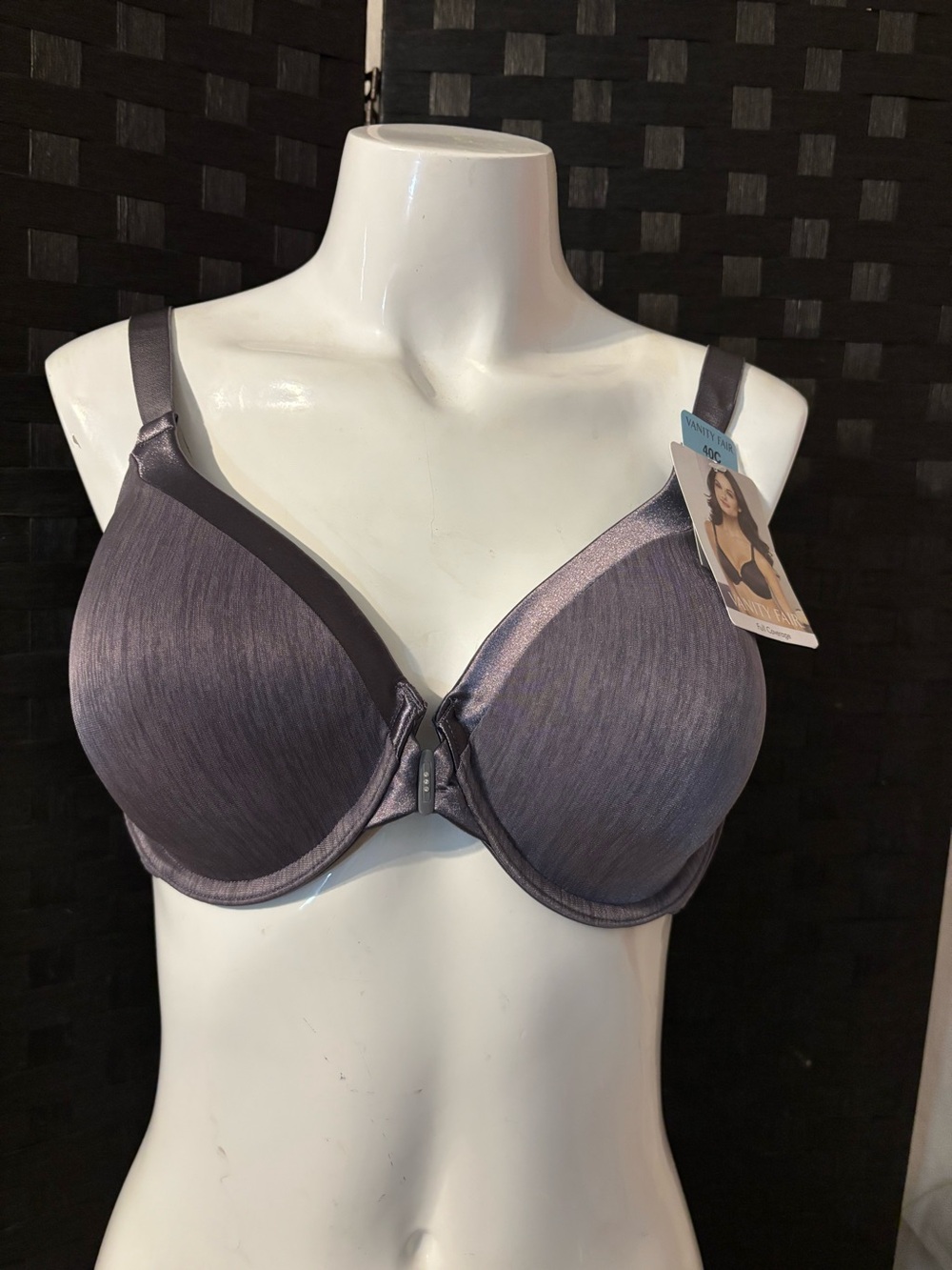 Vanity Fair front closure gray bra
40 C